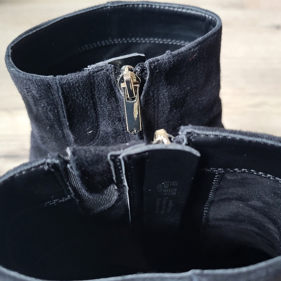 Sam Edelman Hilty, Black Suede Booties, Size 9.5 - Picture 14 of 16